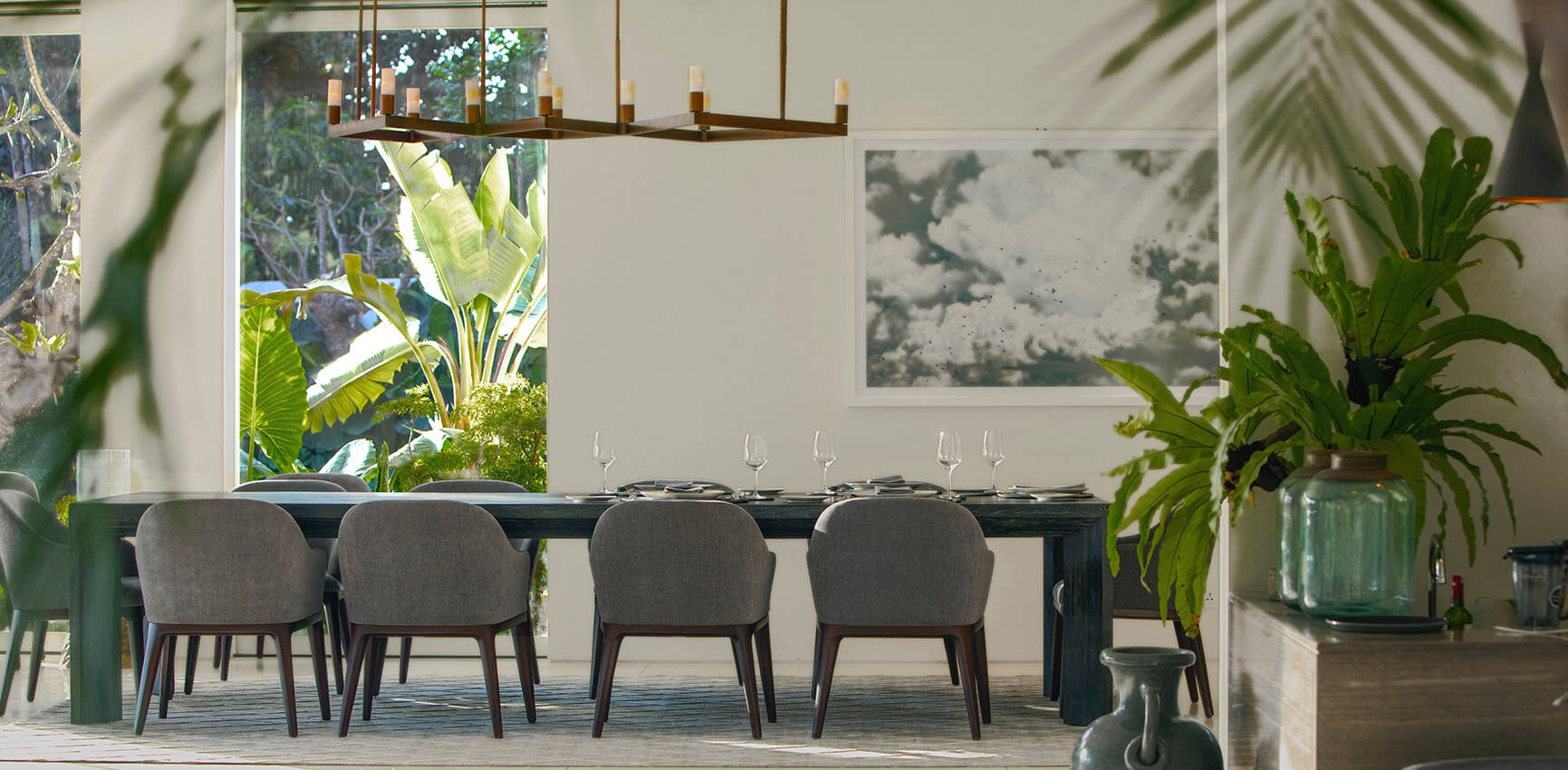 Noku Beach House - elegant indoor dining
